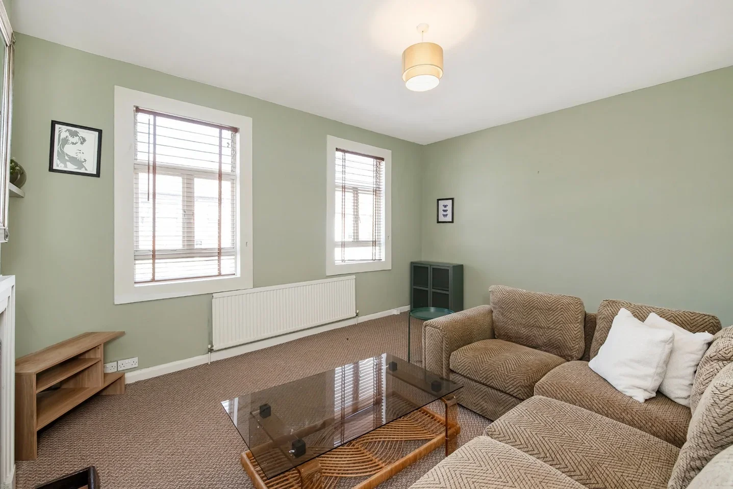 Flat Wendover Road in Greater London