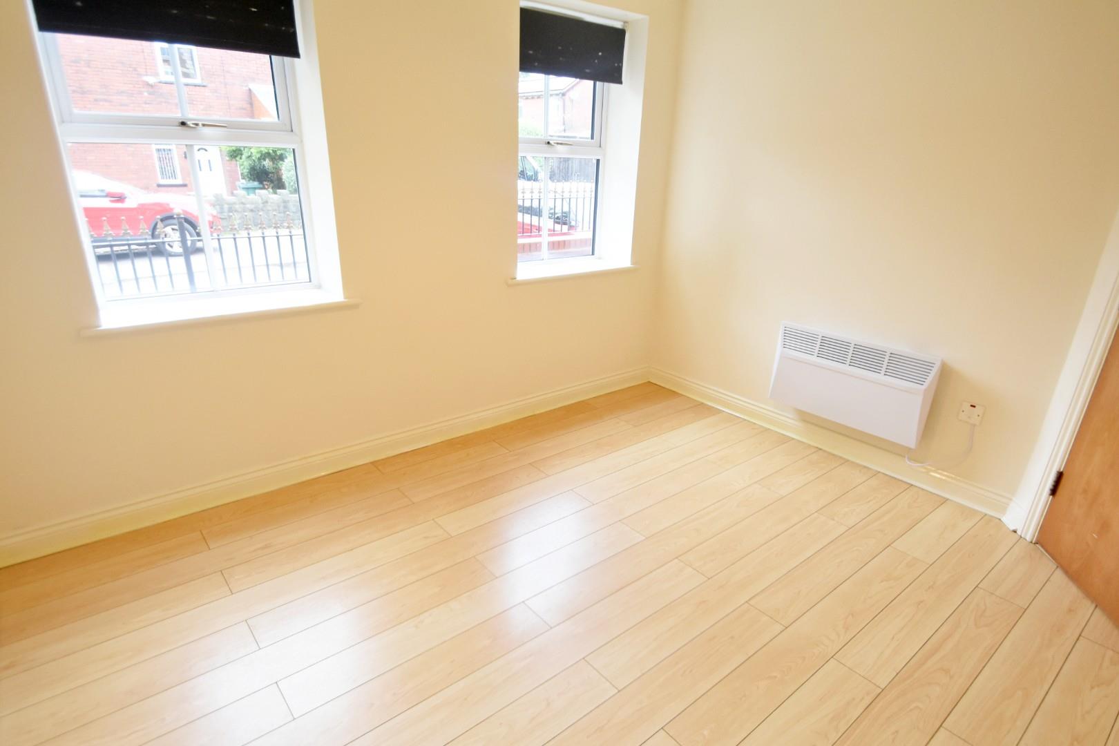 Flat Malvern Avenue in Bury