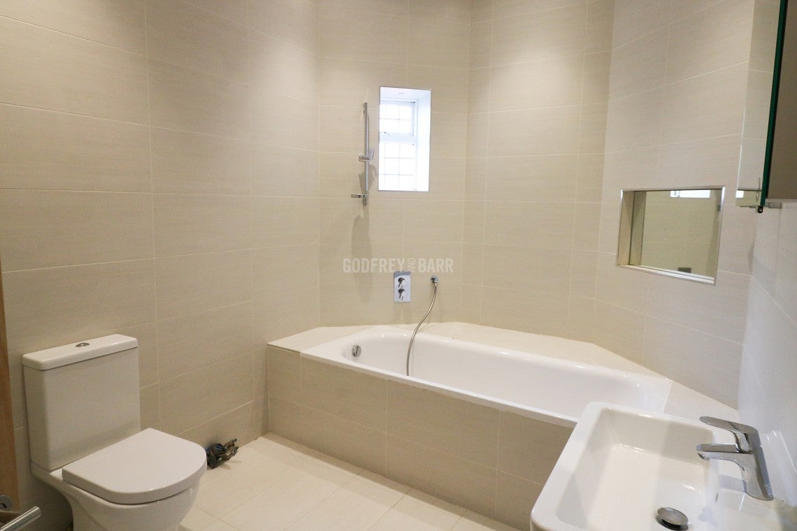Flat The Ridgeway in Greater London
