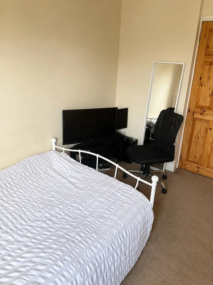 Room Boswell Road in Greater London