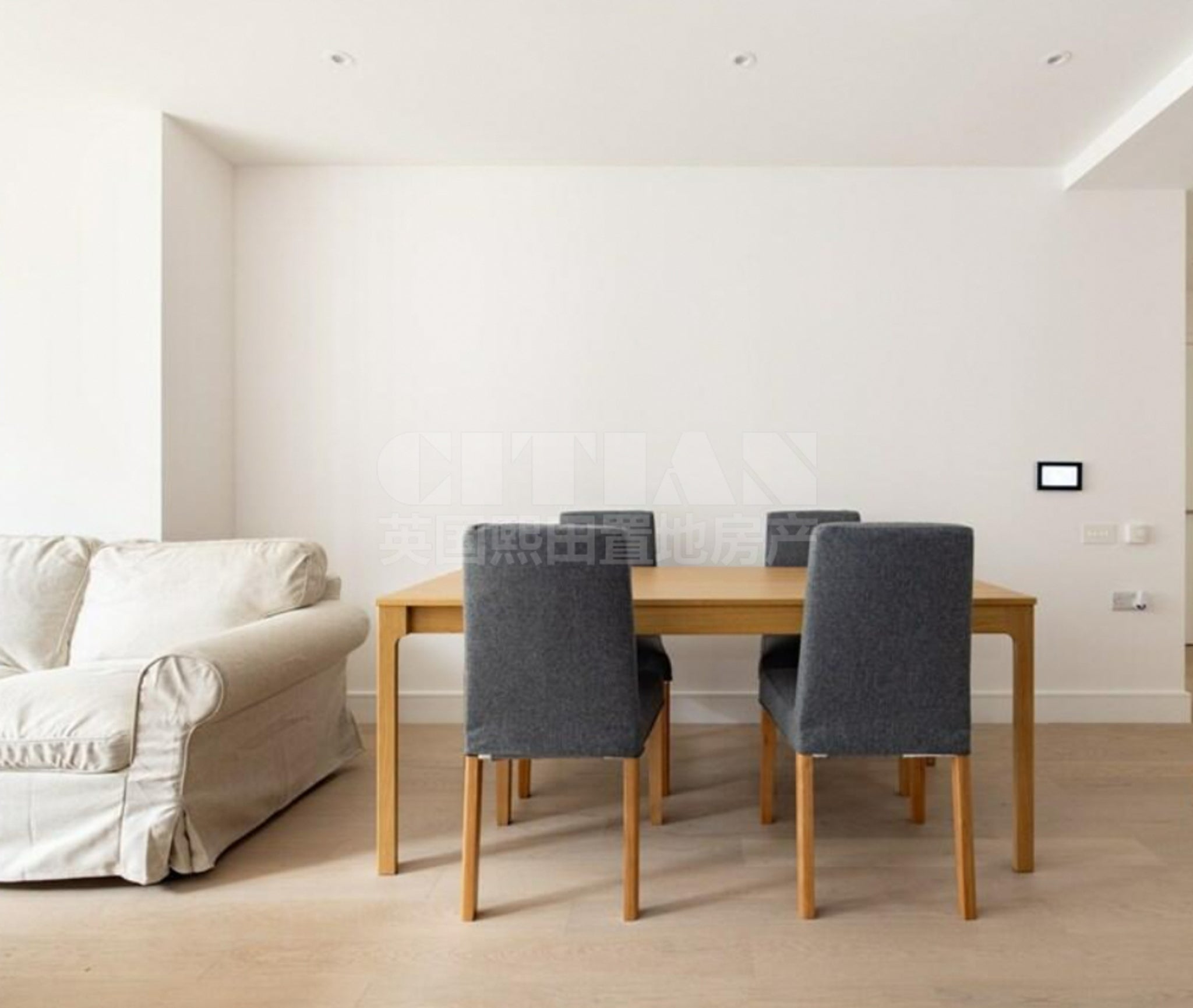 Flat Sayer Street in Greater London