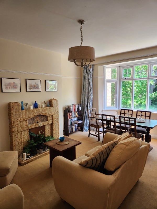 Flat Frognal Court in Greater London