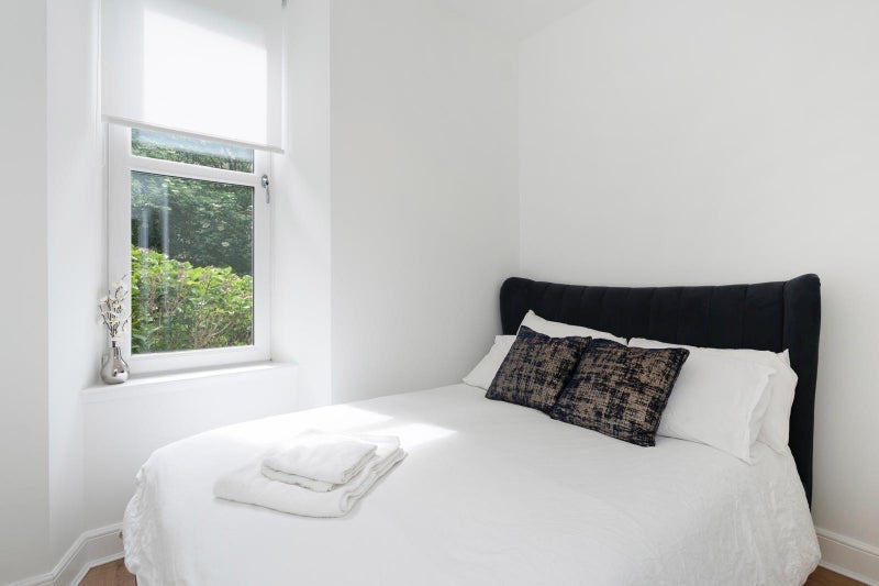 Flat Upper Grove Place in City of Edinburgh