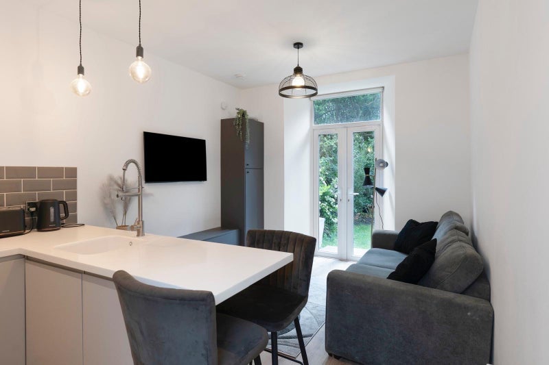 Flat Upper Grove Place in City of Edinburgh