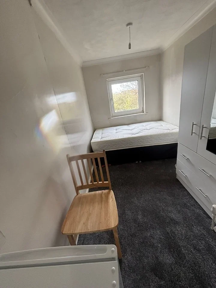 Room Roodegate in Basildon