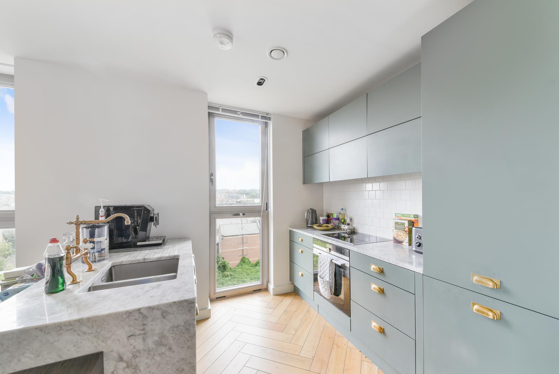 Flat Heritage Lane in Greater London