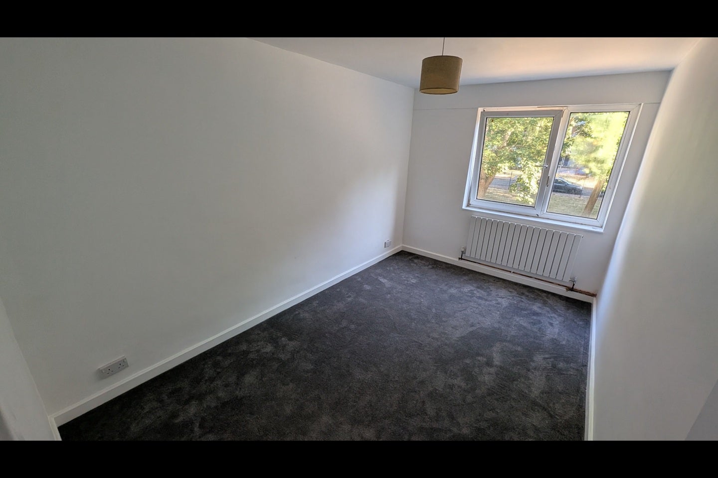 Flat Dacca Street in Greater London