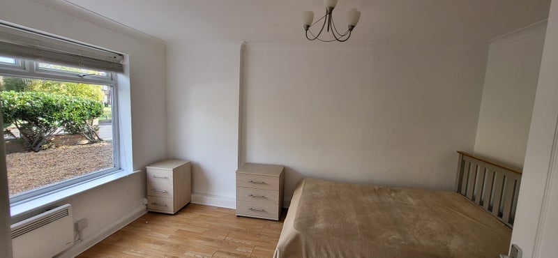 Room Springate Field in Slough