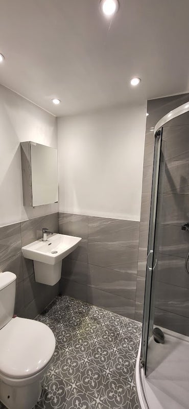Room Springate Field in Slough