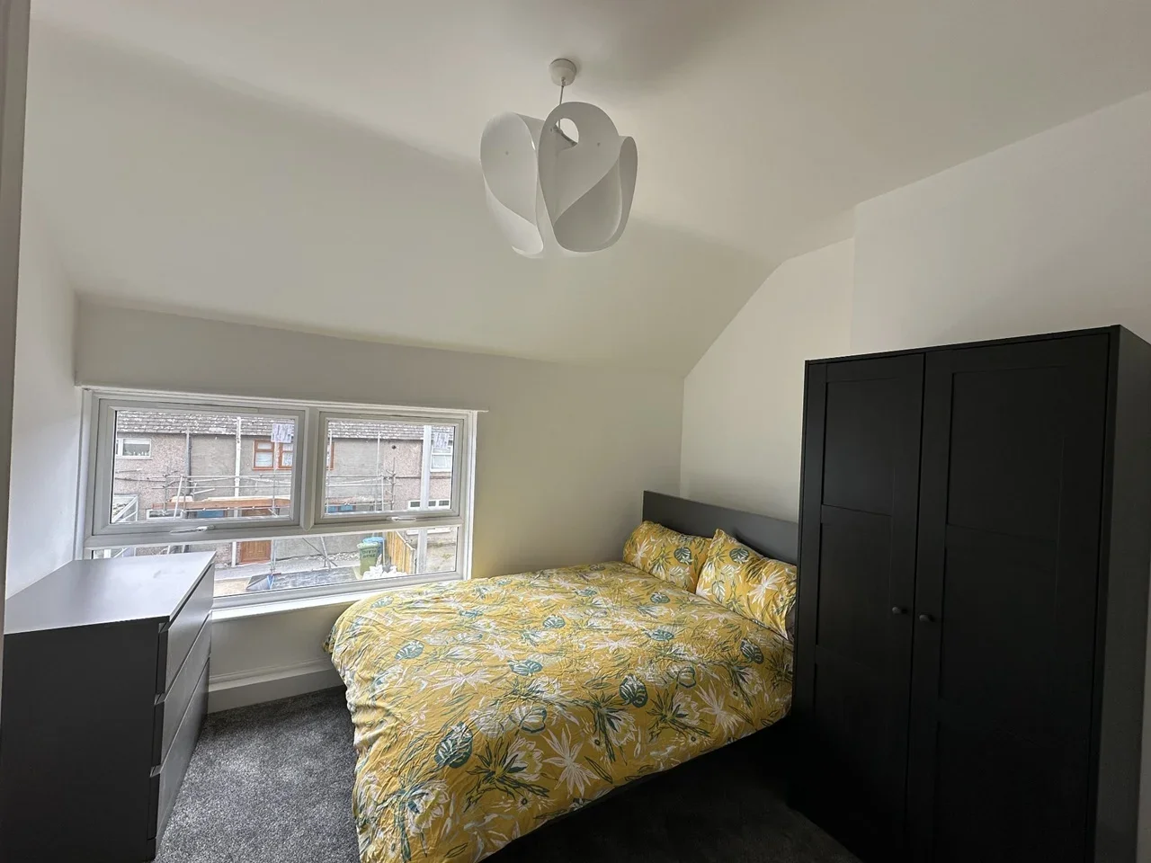 Room Fifth Avenue in Mansfield Woodhouse