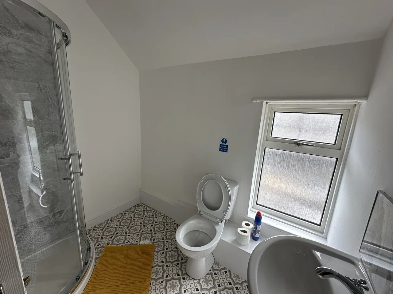 Room Fifth Avenue in Mansfield Woodhouse