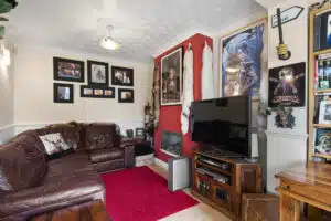 House Maypole Crescent in Greater London