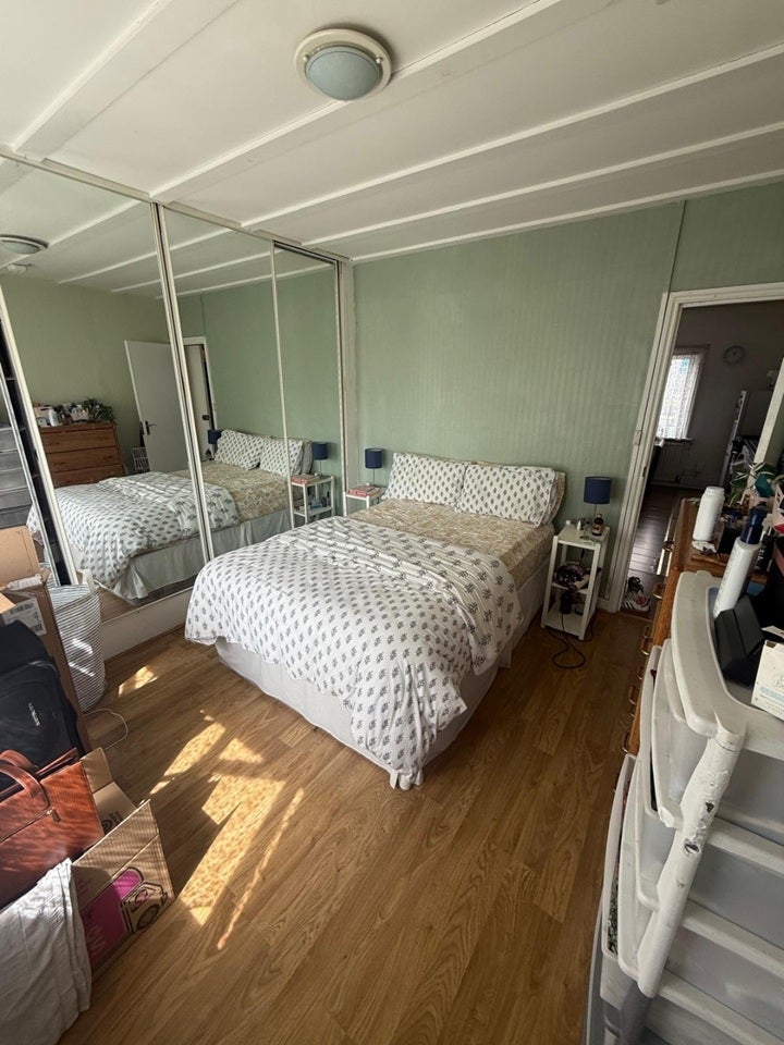 Flat Arthur Road in Greater London