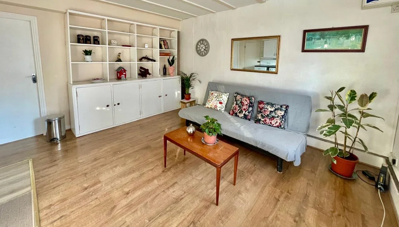 Flat Arthur Road in Greater London
