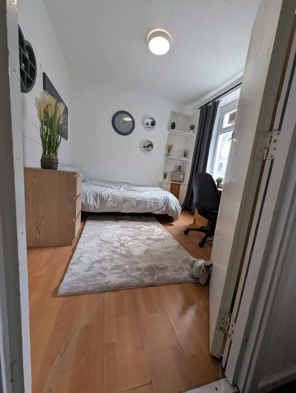 Room Tower Street in Pontypridd