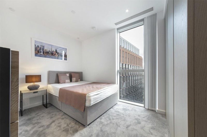 Room City Road in Greater London