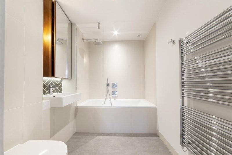 Room City Road in Greater London