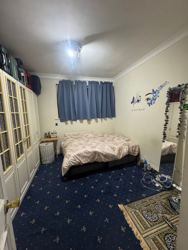 Room Pollards Hill North in Greater London