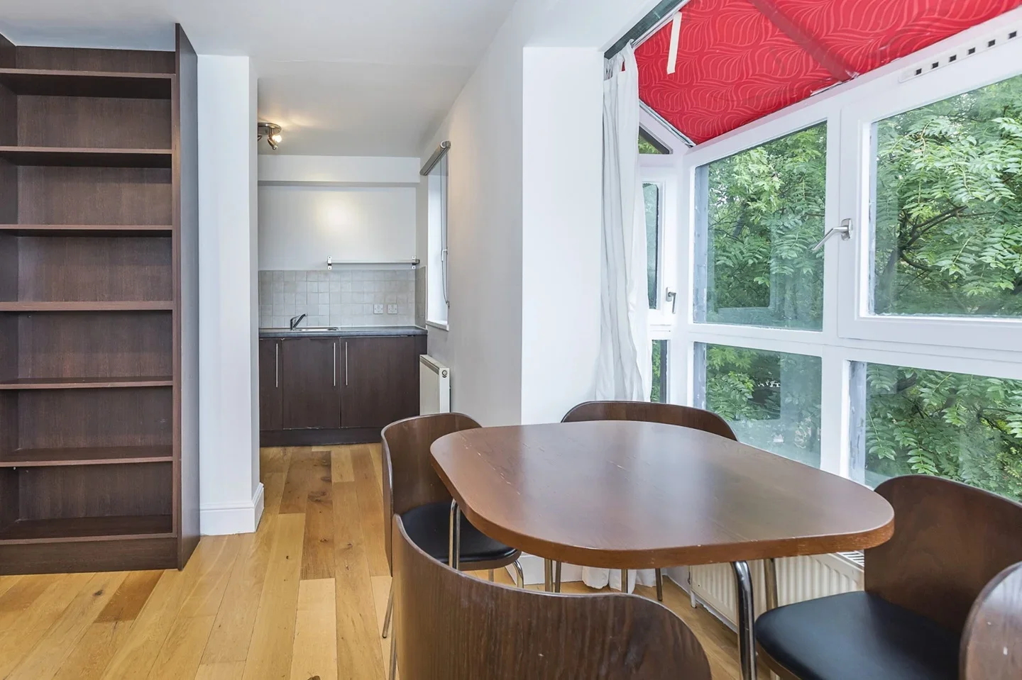 Flat Liverpool Road in Greater London