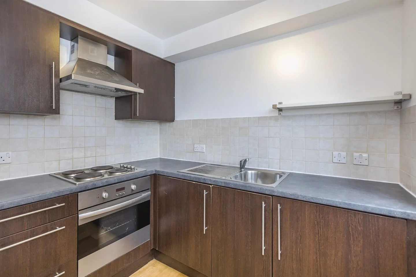 Flat Liverpool Road in Greater London
