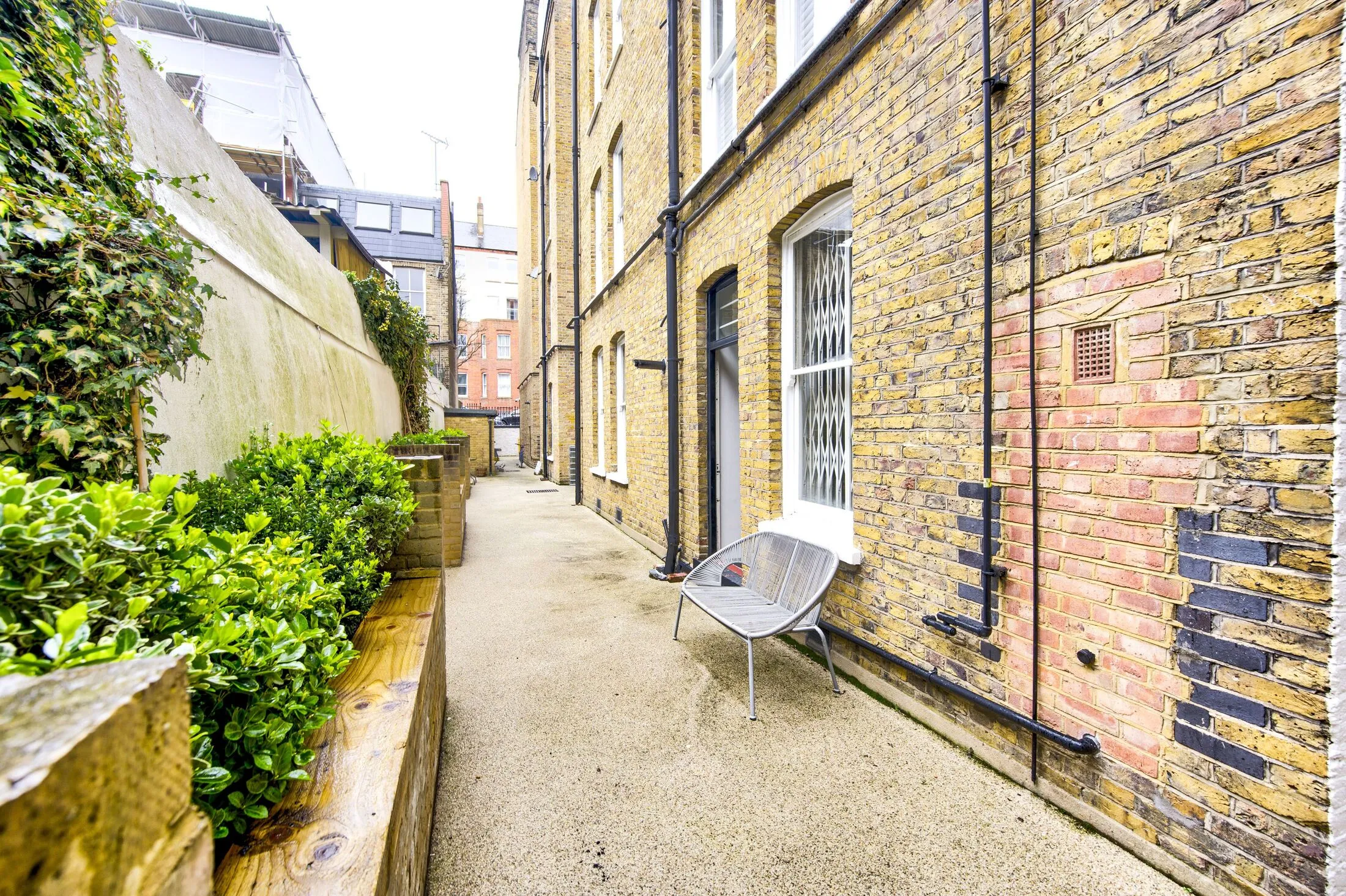 Flat Cristowe Road in Greater London