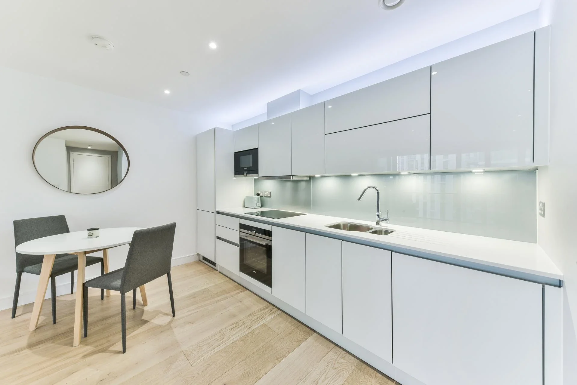 Flat Alexia Square in Greater London