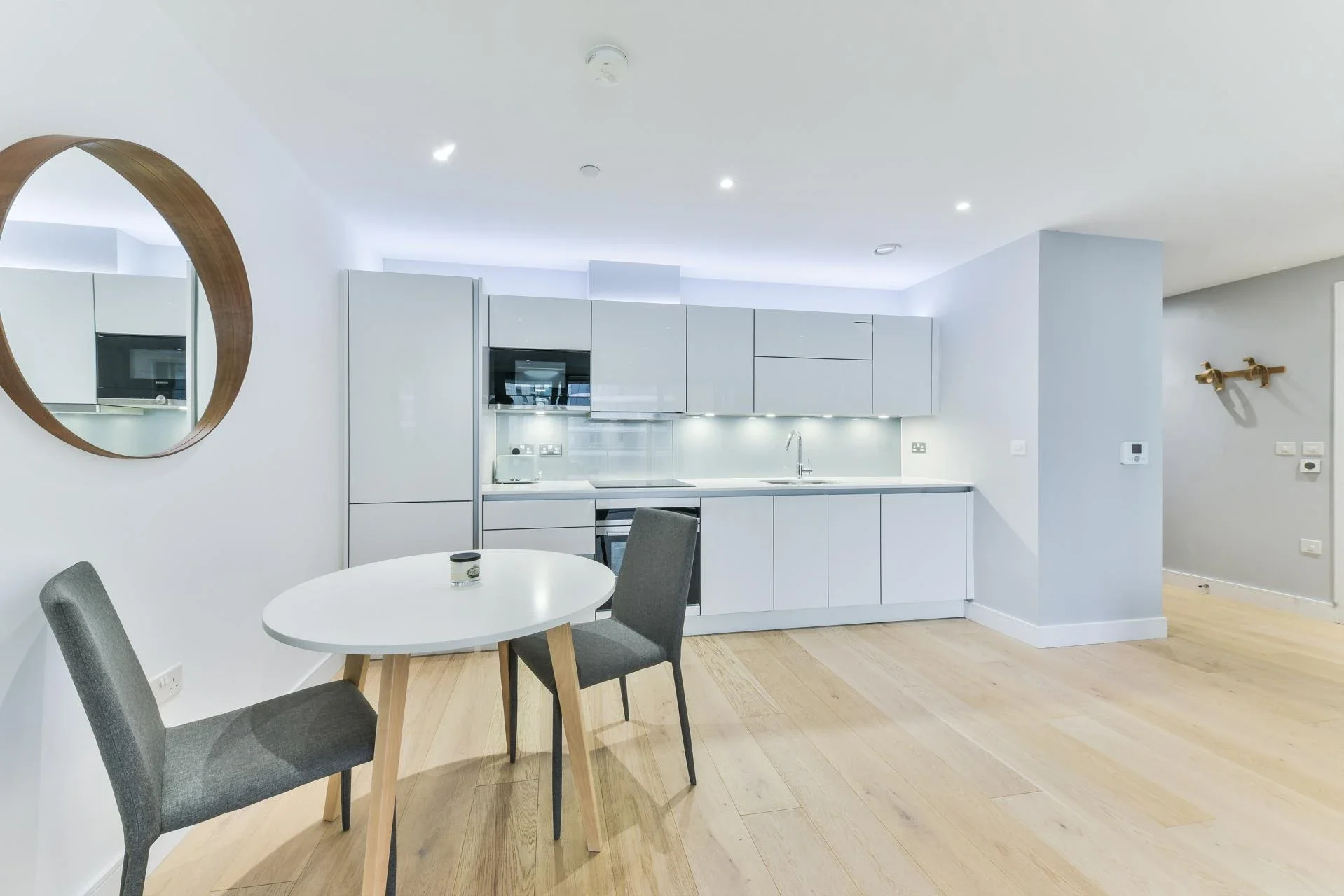 Flat Alexia Square in Greater London