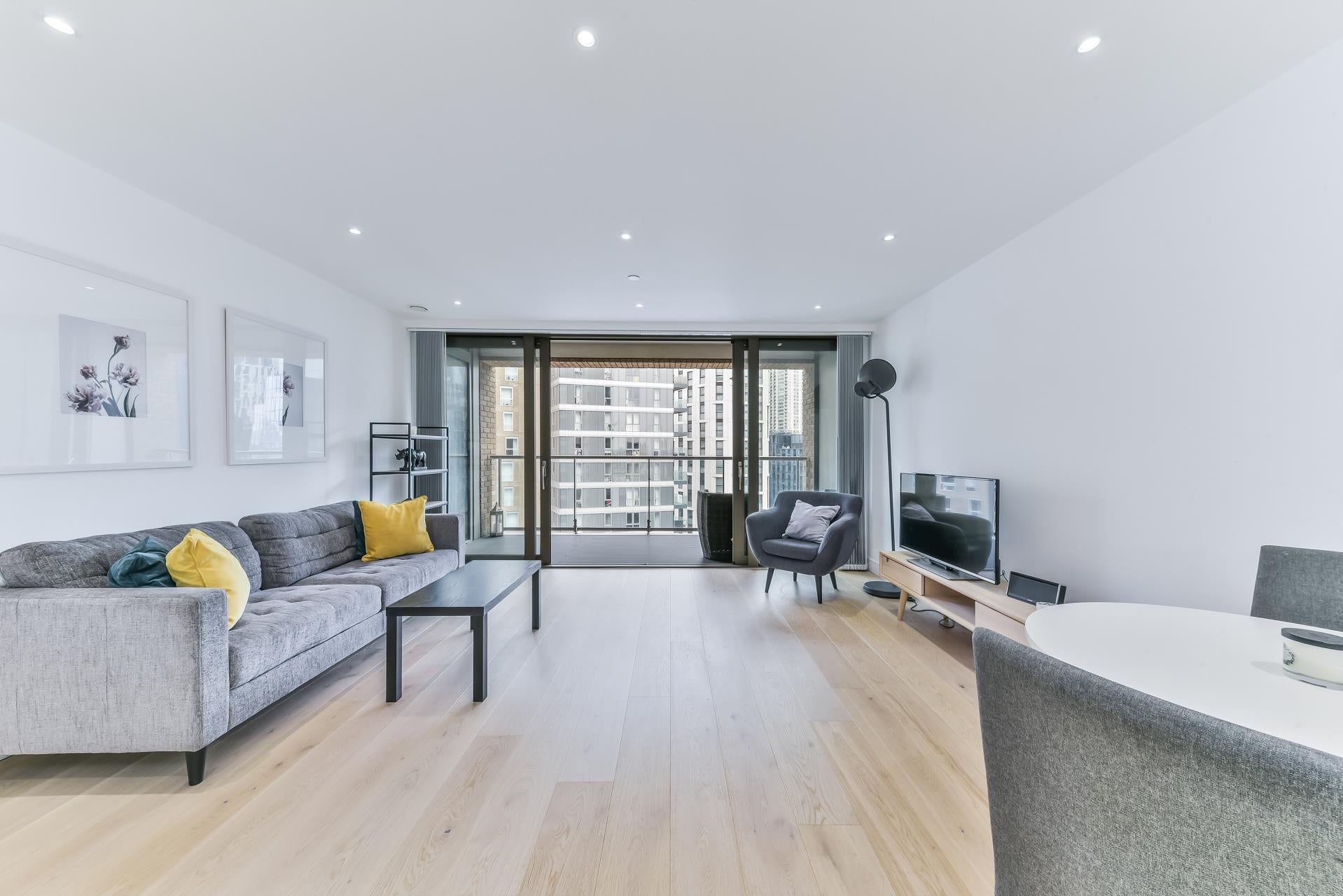 Flat Alexia Square in Greater London