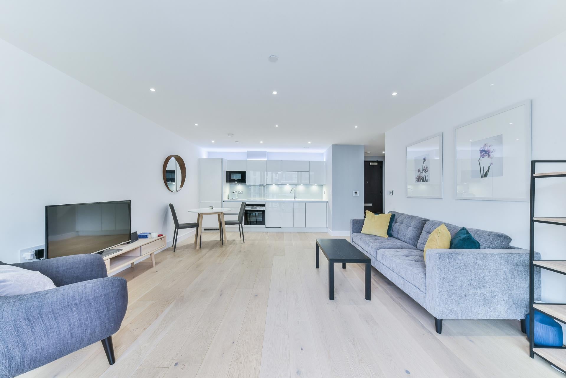 Flat Alexia Square in Greater London