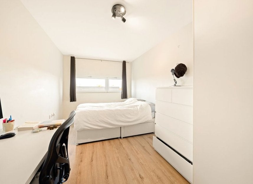 Flat Gatliff Road in City of Westminster
