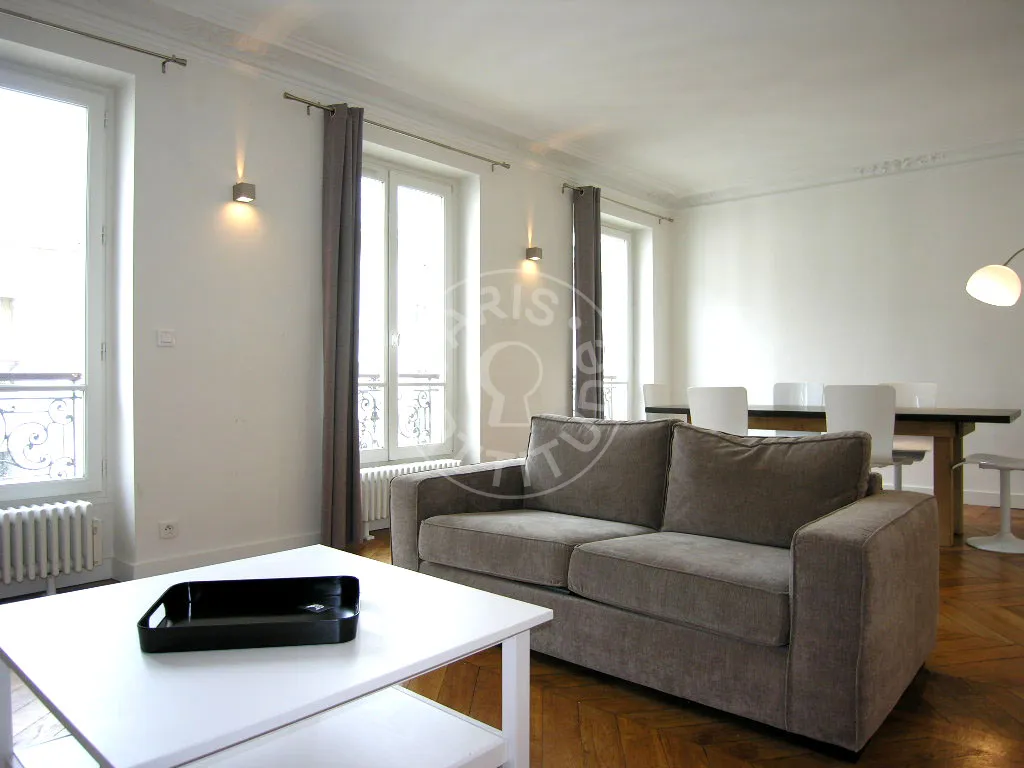 Flat Rue de Douai in Paris
