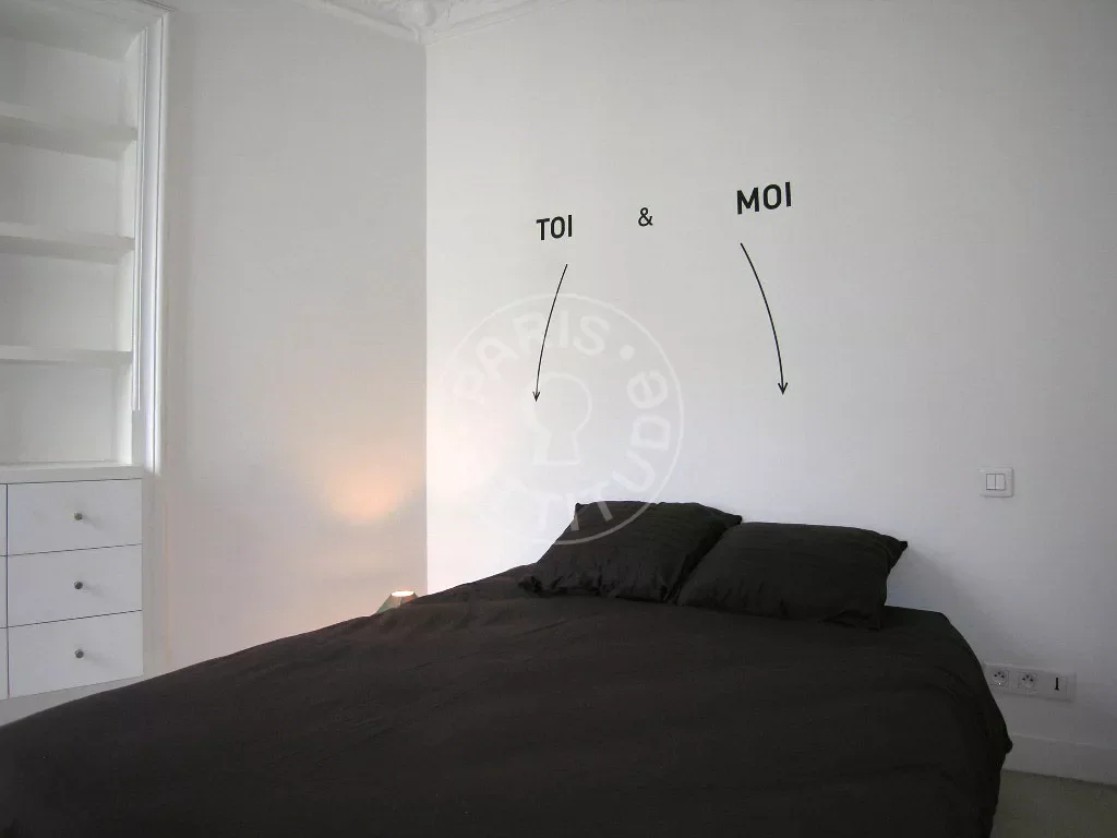 Flat Rue de Douai in Paris