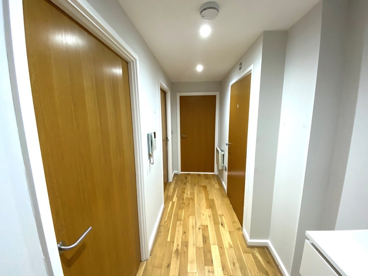 Flat Grange Road in Greater London