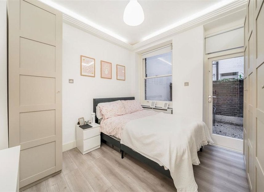 Flat Gledhow Gardens in Greater London