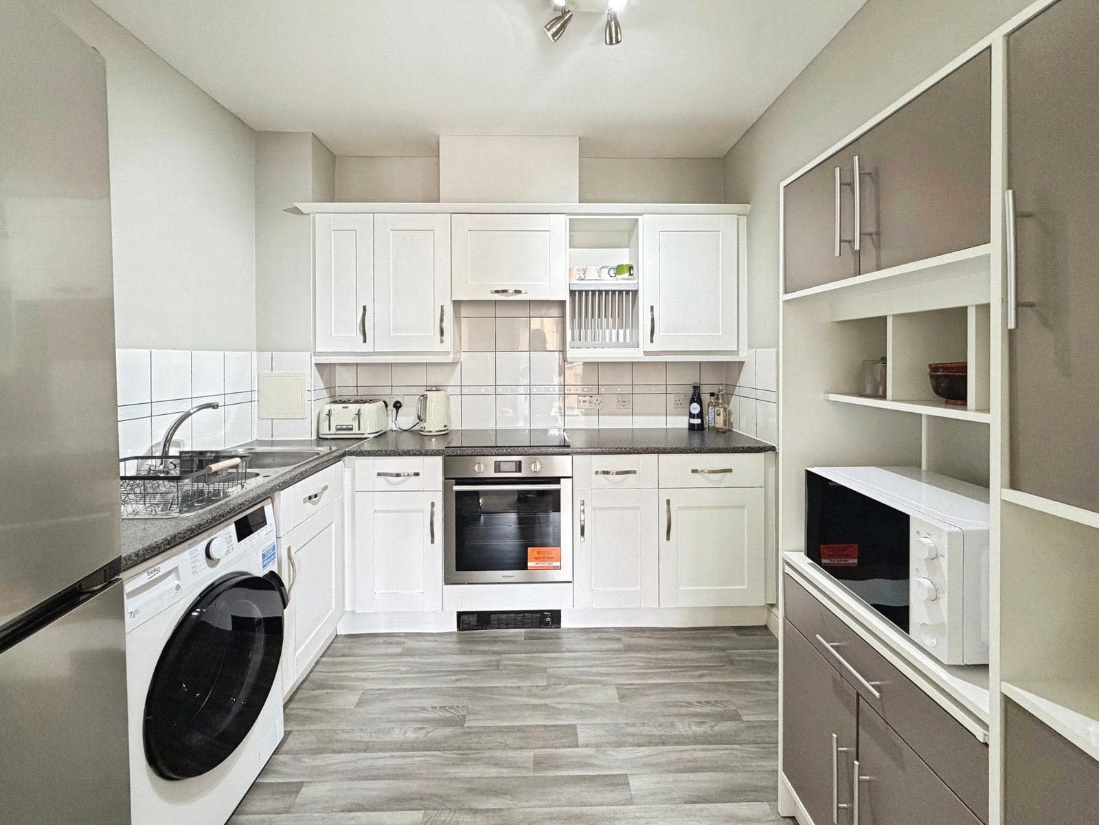 Flat Kelvin Gate in Bracknell