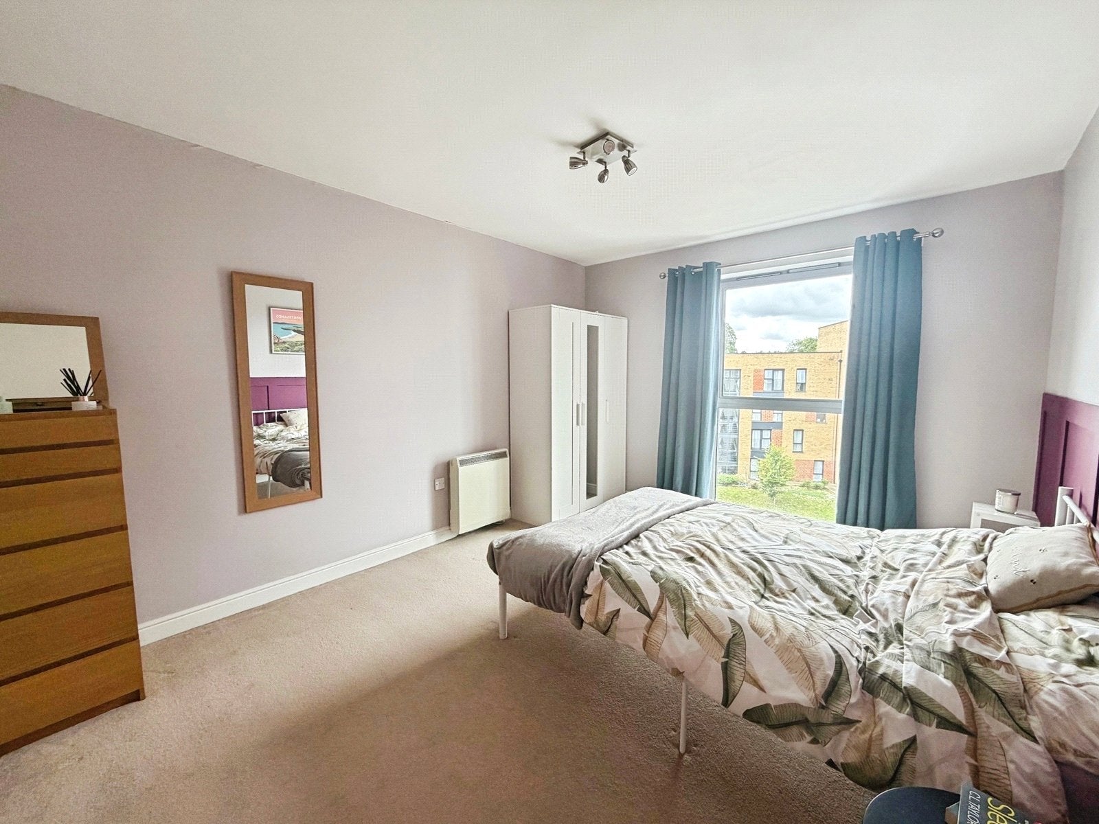 Flat Kelvin Gate in Bracknell
