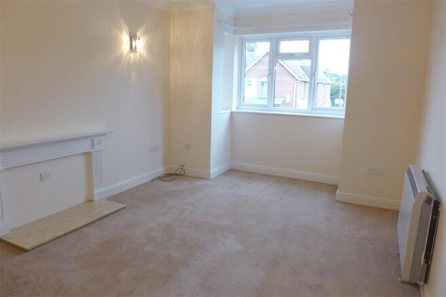 Flat Weymouth Avenue in Gosport