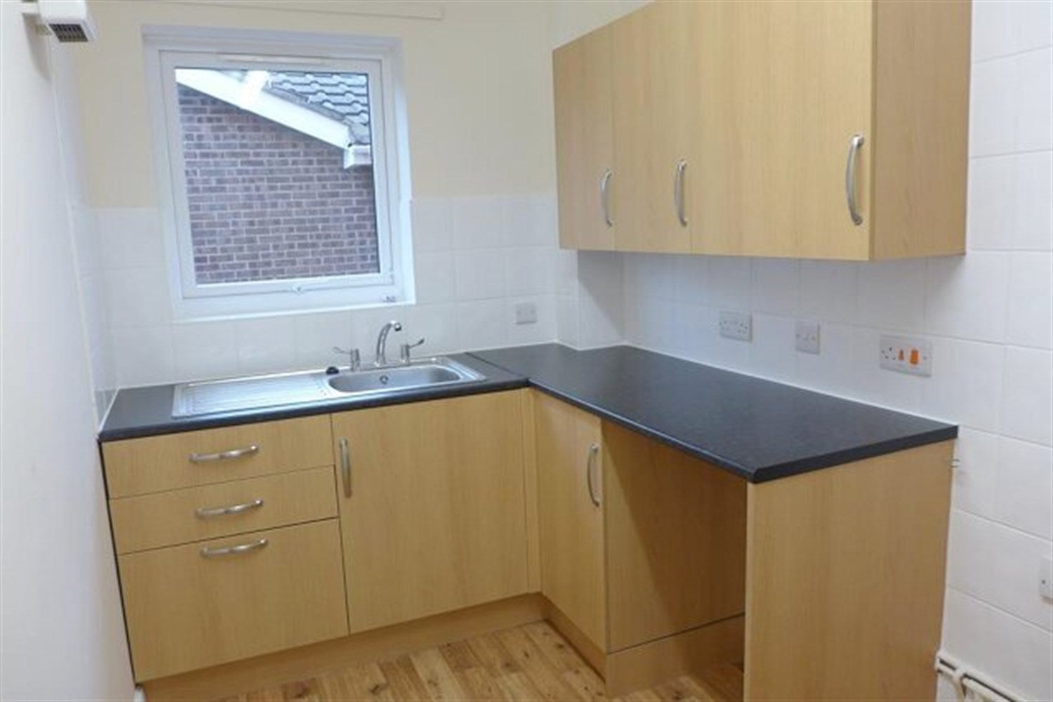 Flat Weymouth Avenue in Gosport