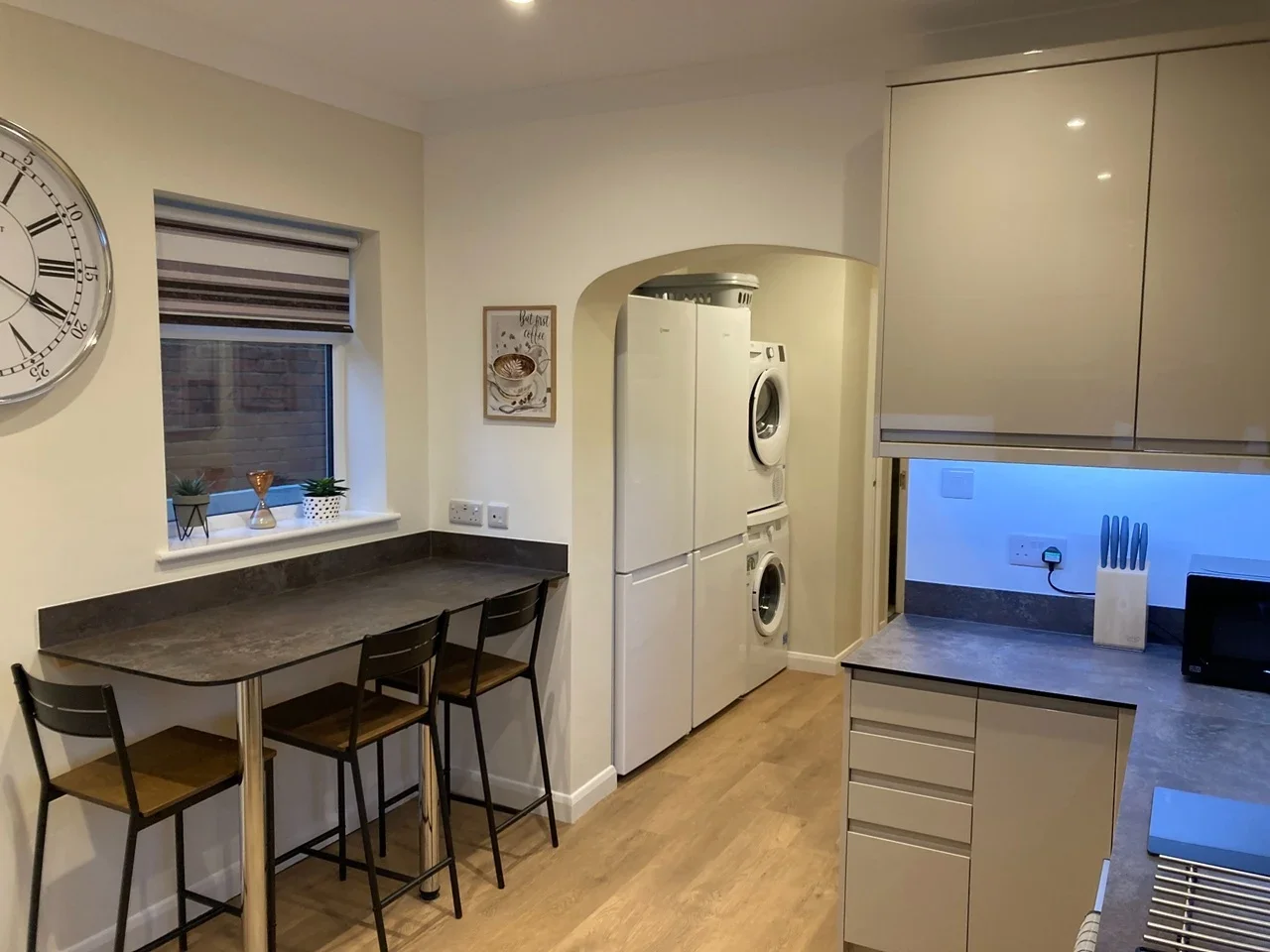 Room Arnold Road in Woking