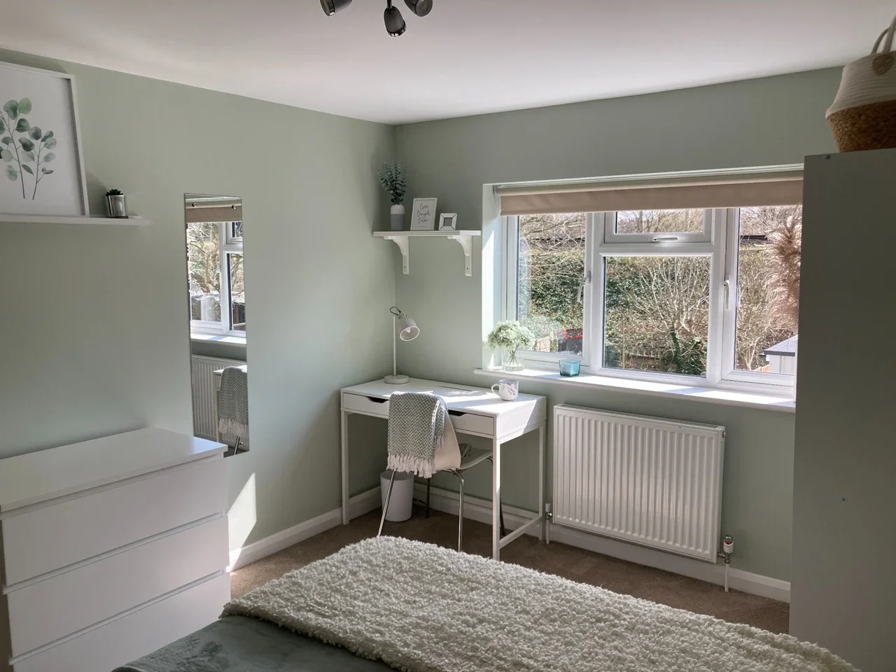 Room Arnold Road in Woking