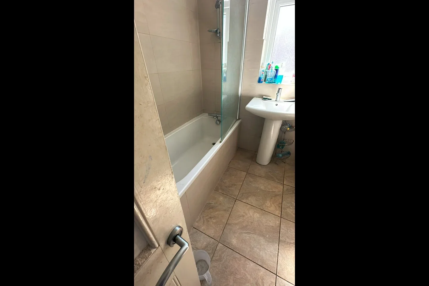 Room Melrose Avenue in Greater London