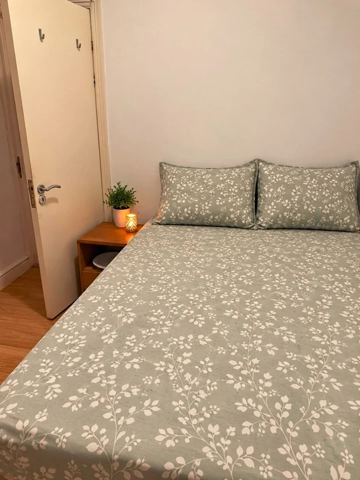 Room Melrose Avenue in Greater London