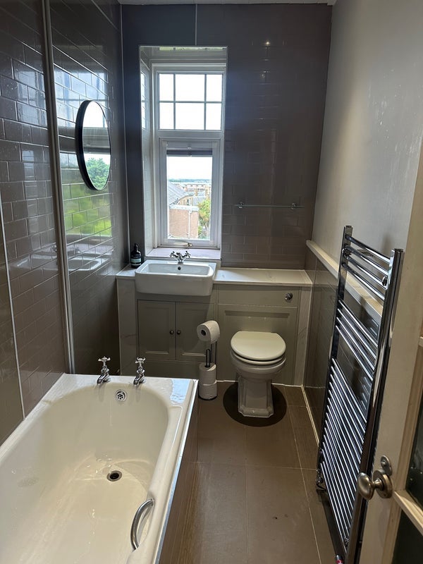Flat Lasswade Road in City of Edinburgh