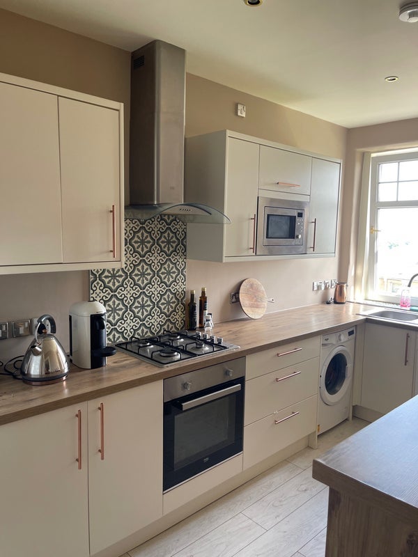 Flat Lasswade Road in City of Edinburgh