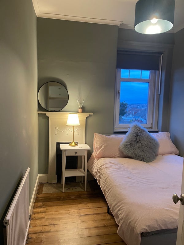 Flat Lasswade Road in City of Edinburgh