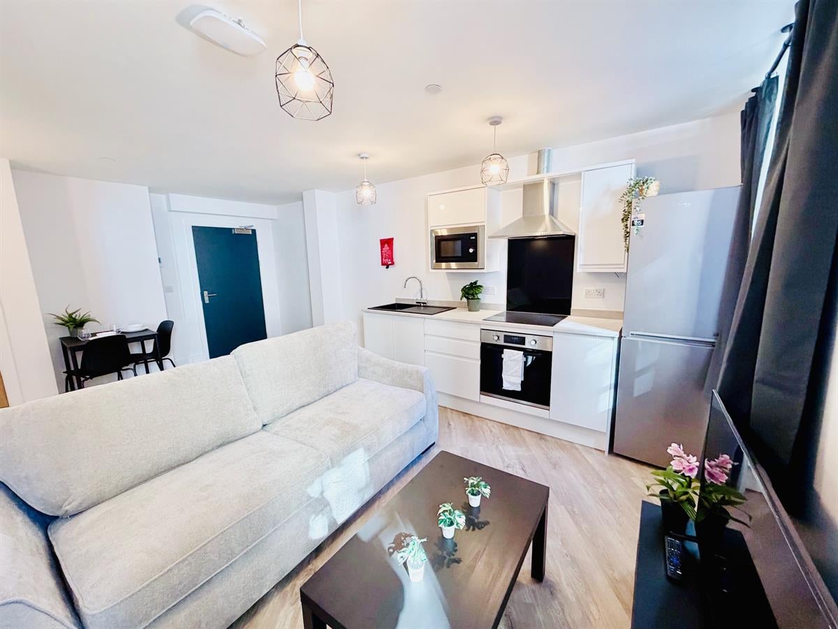 Flat Alma Close in Nottingham