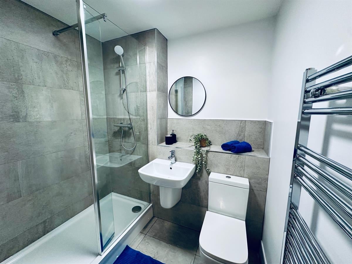 Flat Alma Close in Nottingham