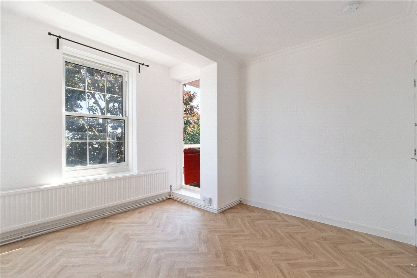 Flat Clarence Road in Greater London