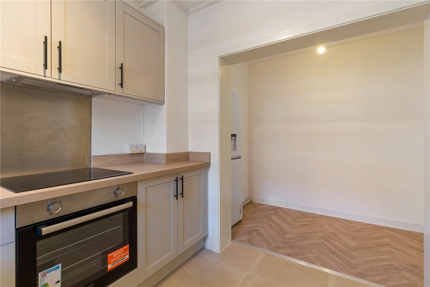 Flat Clarence Road in Greater London