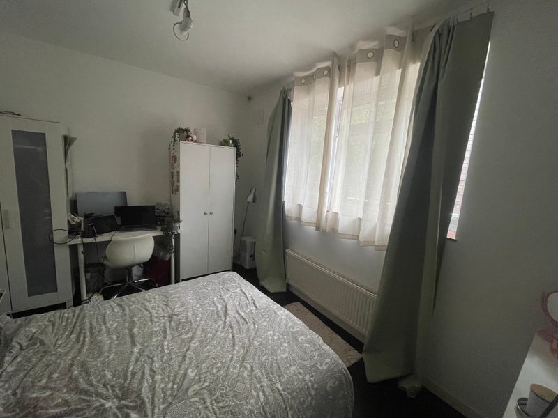 Room Bevenden Street in Greater London